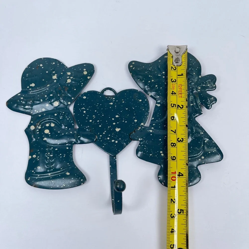 Vintage Sunbonnet Sue Metal Wall Hook Blue Speckled Heart Country Cottage 80s
